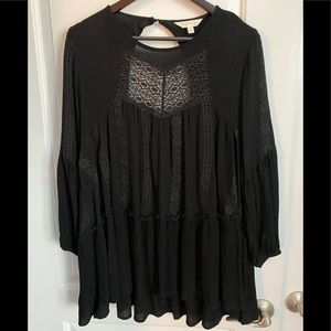 Black flowy top.